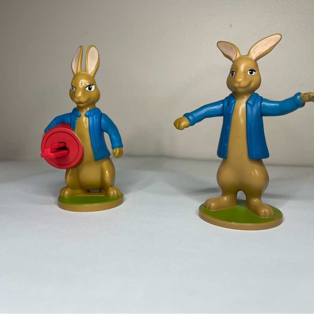 2 Peter Rabbit figured McDonalds collectible 2017